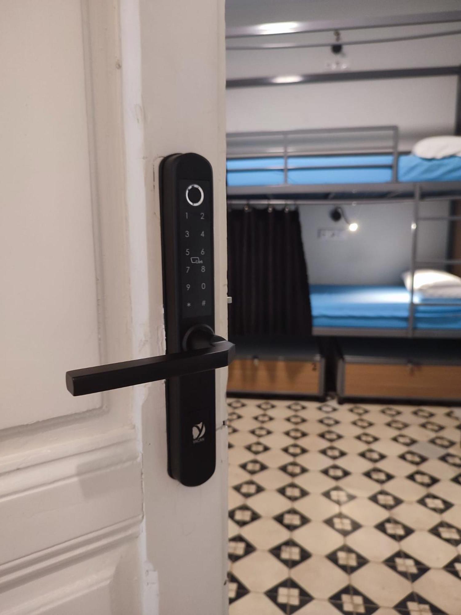Hostel Ibarra By Bossh! Hotels Seville Exterior photo